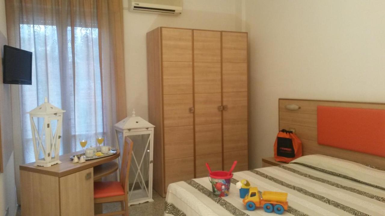 Hotel Camelia Rimini Extérieur photo