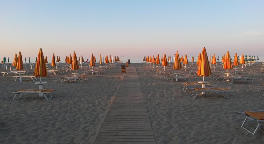 Hotel Camelia Rimini Extérieur photo