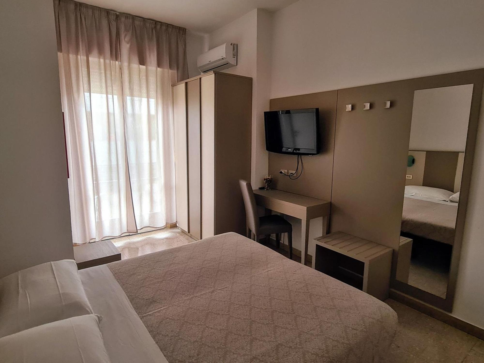 Hotel Camelia Rimini Extérieur photo