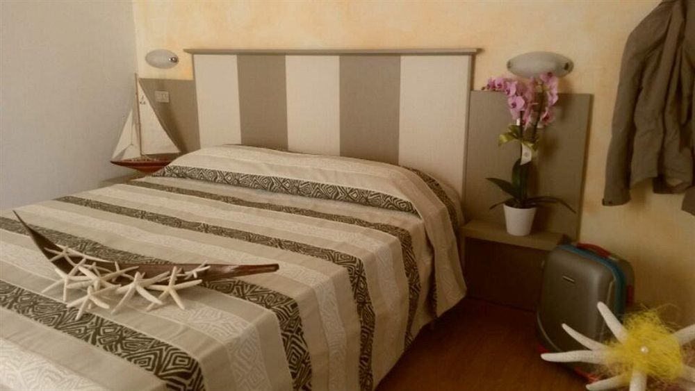 Hotel Camelia Rimini Extérieur photo